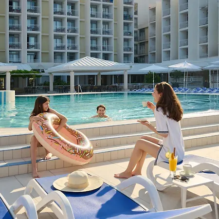 Hotel Bluesun Alga 4*