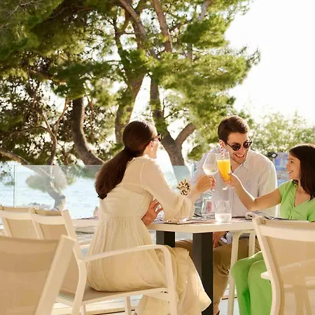 Szálloda Bluesun Alga Tučepi