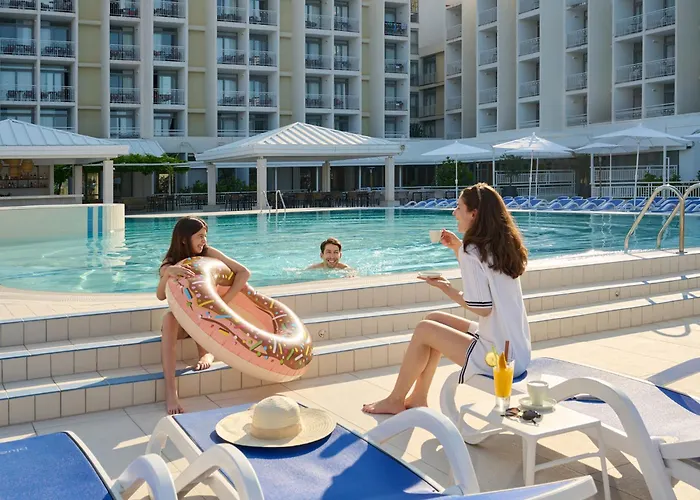 Hotel Bluesun Alga 4*